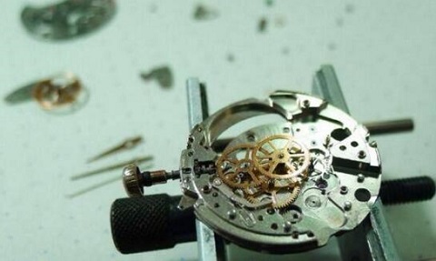 宝玑手表维修价目表（宝玑表蒙裂纹了）